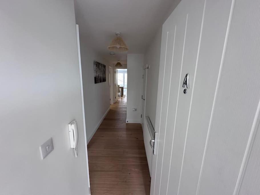 2Bed Ground Floor Flat + Garden Apartment Sunningwell Екстериор снимка